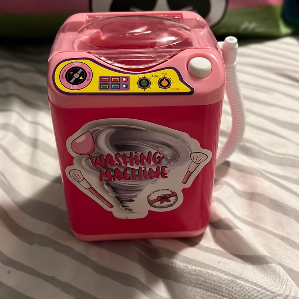 Makeup Spine and brush washer